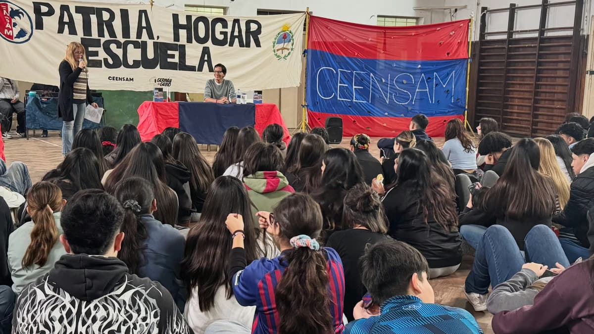 \"Málaga\" es una novela inspirada en la desaparición de 31 alumnos durante la última dictadura.