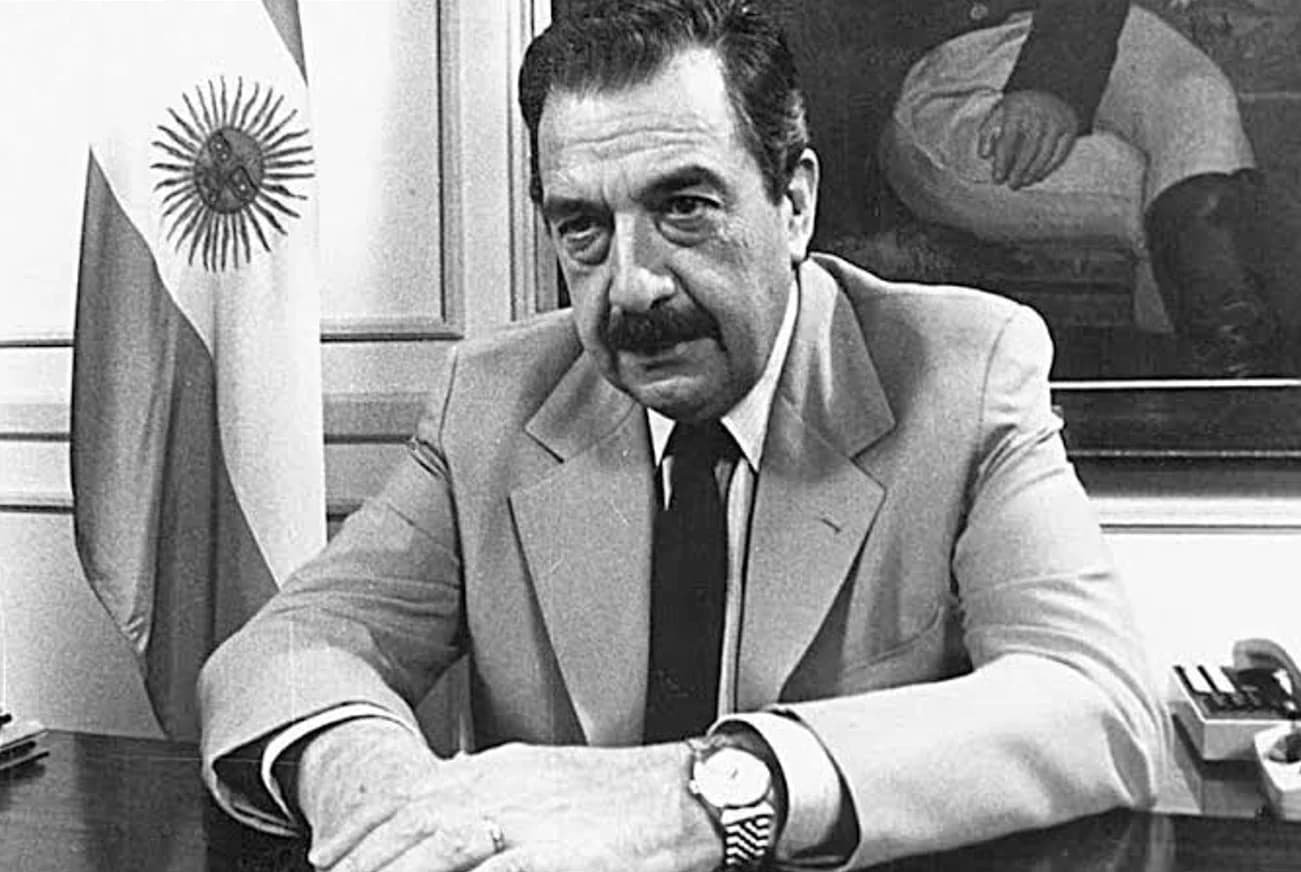 Interés Provincial: Declaran al 2027 como el «Año del Centenario del Nacimiento de Raúl Alfonsín» - imagen de origen