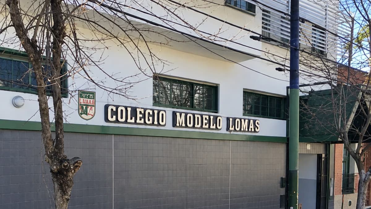 Investigan si un adulto pagó la IA con la que alteraron imágenes de alumnas del Colegio Modelo Lomas - imagen de origen