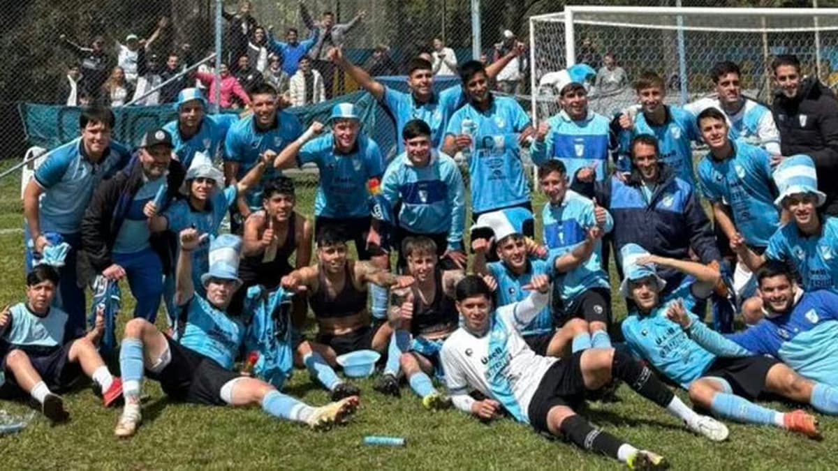 Thiago Espíndola, capitán del Temperley campeón de Reserva en la Primera Nacional: "Orgulloso de este plantel" - imagen de origen
