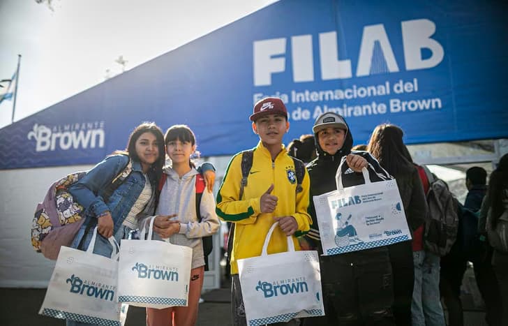 PLAN SEMANAL: FERIA DEL LIBRO DE ALMIRANTE BROWN - imagen de origen