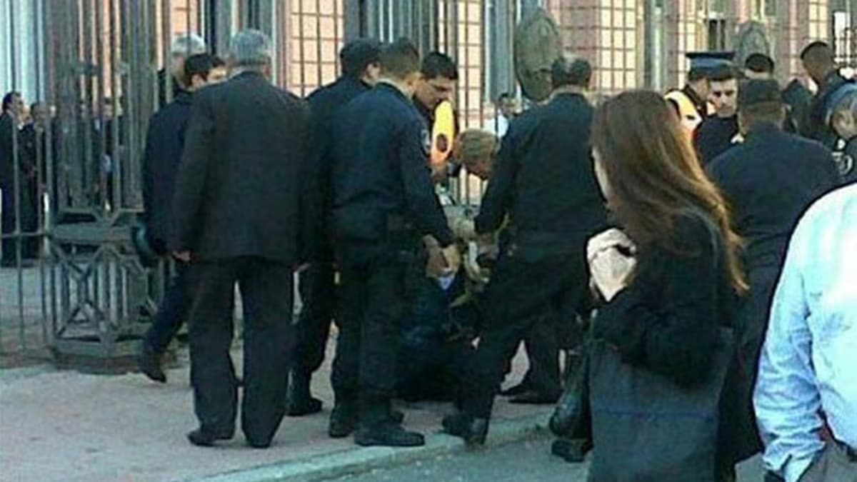 El prófugo detenido por dos crímenes había intentado suicidarse frente a la Casa Rosada - imagen de origen