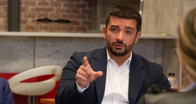 Balladares y Mayra Arena brindarán un conversatorio en Lanús - imagen de origen