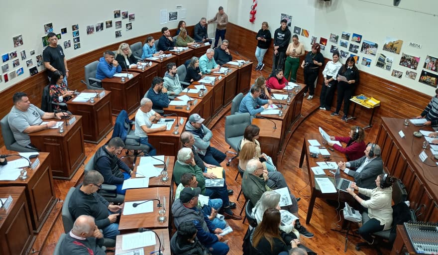 Avellaneda: el oficialismo aprobó la cesión de terrenos a empresas privadas - imagen de origen