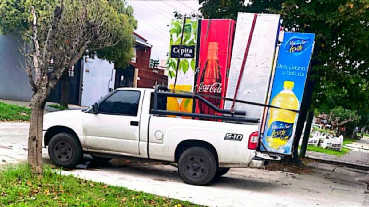 Sigue el conflicto en Banfield por el taller de heladeras.