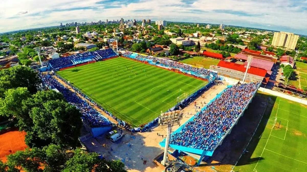 El partido en el estadio de Temperley será a las 16.