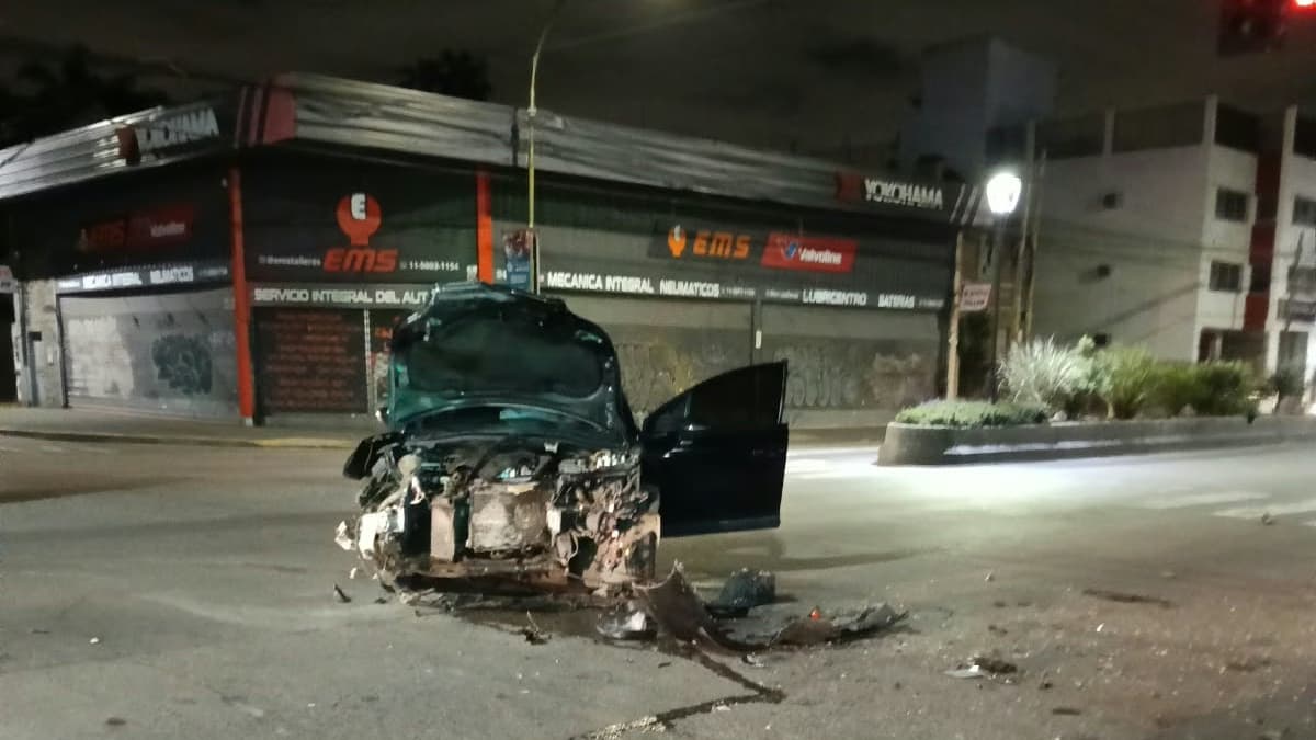 Así quedó uno de los autos tras el choque.