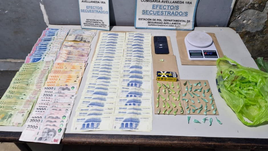 Desarticulan un punto de venta de drogas en el centro de Avellaneda - imagen de origen