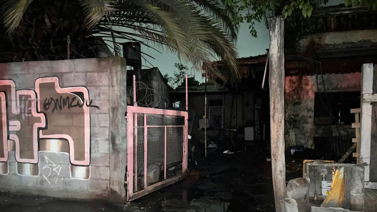 La vivienda ubicada sobre las calles Oslo y Valdez de Lomas de Zamora es la segunda vez que sufre un incendio en el transcurso de unos meses.